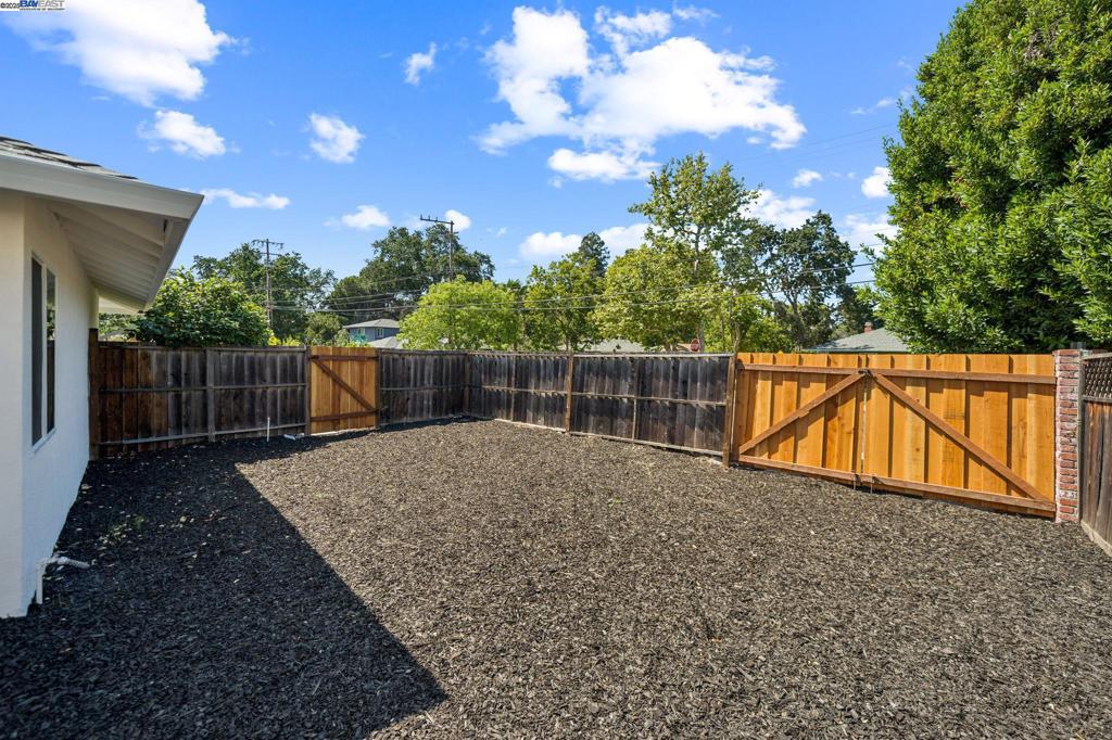 GREGORY GARDENS - Residential