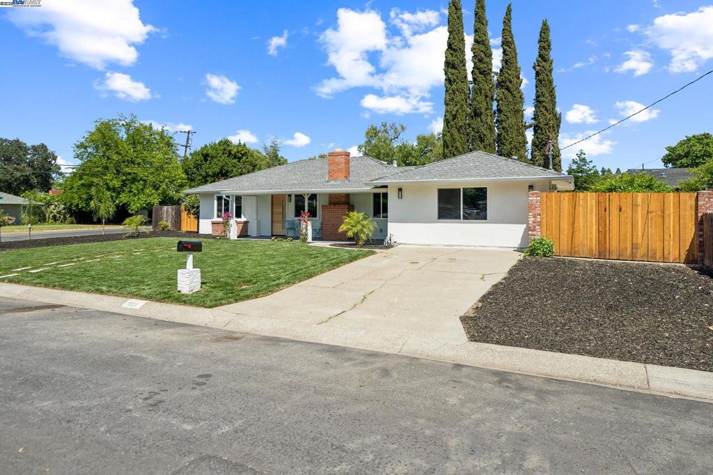 GREGORY GARDENS - Residential