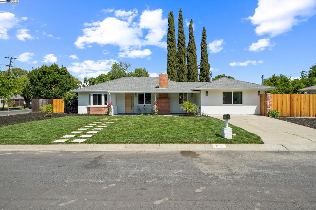 GREGORY GARDENS - Residential