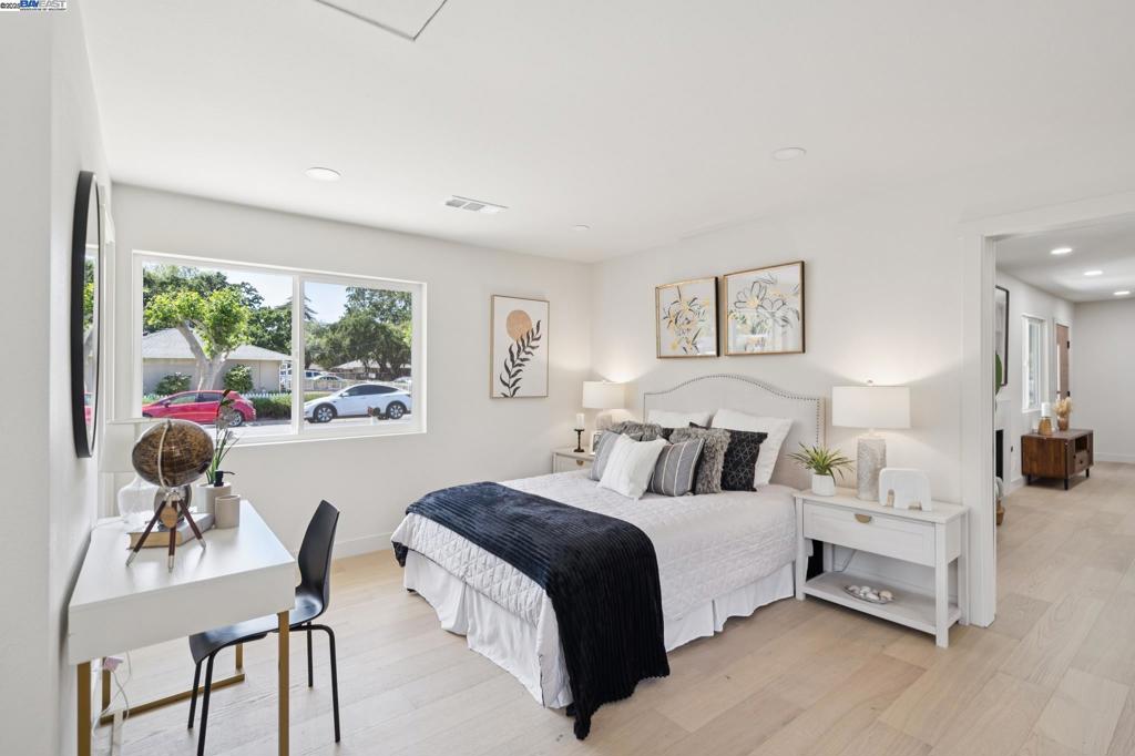 GREGORY GARDENS - Residential