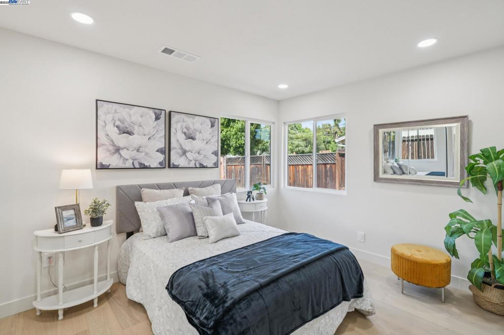 GREGORY GARDENS - Residential