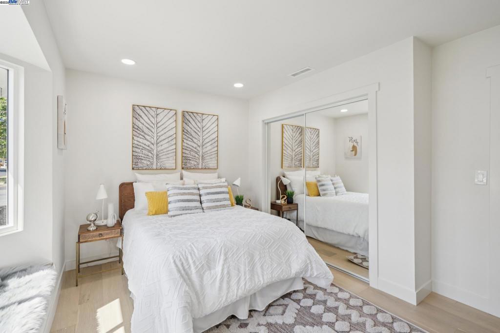 GREGORY GARDENS - Residential