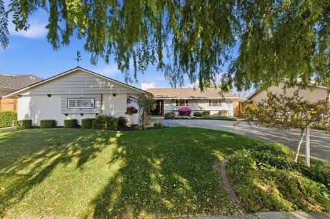 Photo of 1467 Kiner Avenue, San Jose, CA 95125 (MLS # ML82043647)