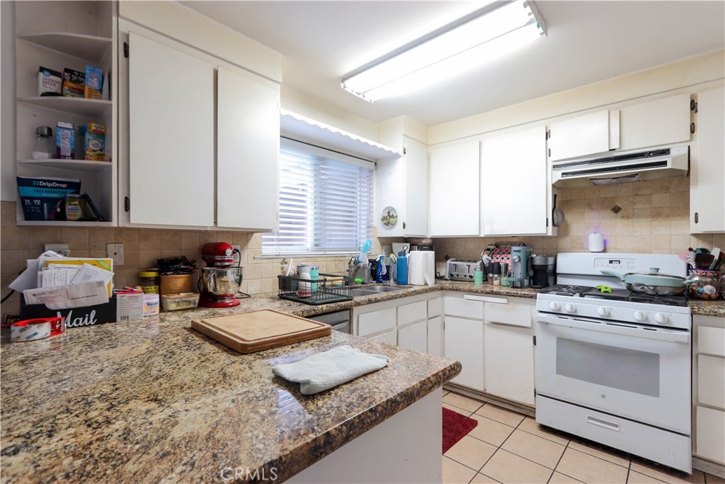 18328 Brookhurst