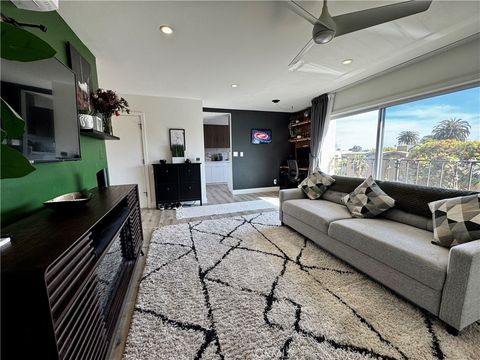 Photo of 191 Kennebec Ave #403, Long Beach, CA 90803 (MLS # RS26044104)