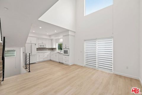 Tiny photo for 1187 CRENSHAW Boulevard #102, Los Angeles, CA 90019 (MLS # 25603037)