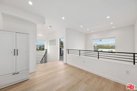 Tiny photo for 1187 CRENSHAW Boulevard #102, Los Angeles, CA 90019 (MLS # 25603037)