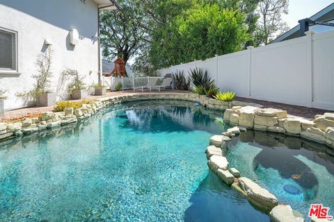 Photo of 2324 Banyan Drive, Los Angeles, CA 90049 (MLS # 26665787)