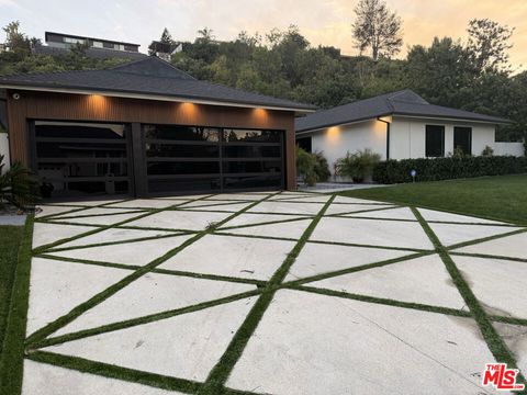 3855 Corbin Avenue Tarzana CA 91356