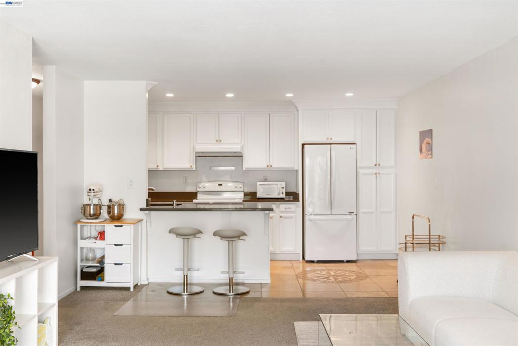 960 Shorepoint Court 214