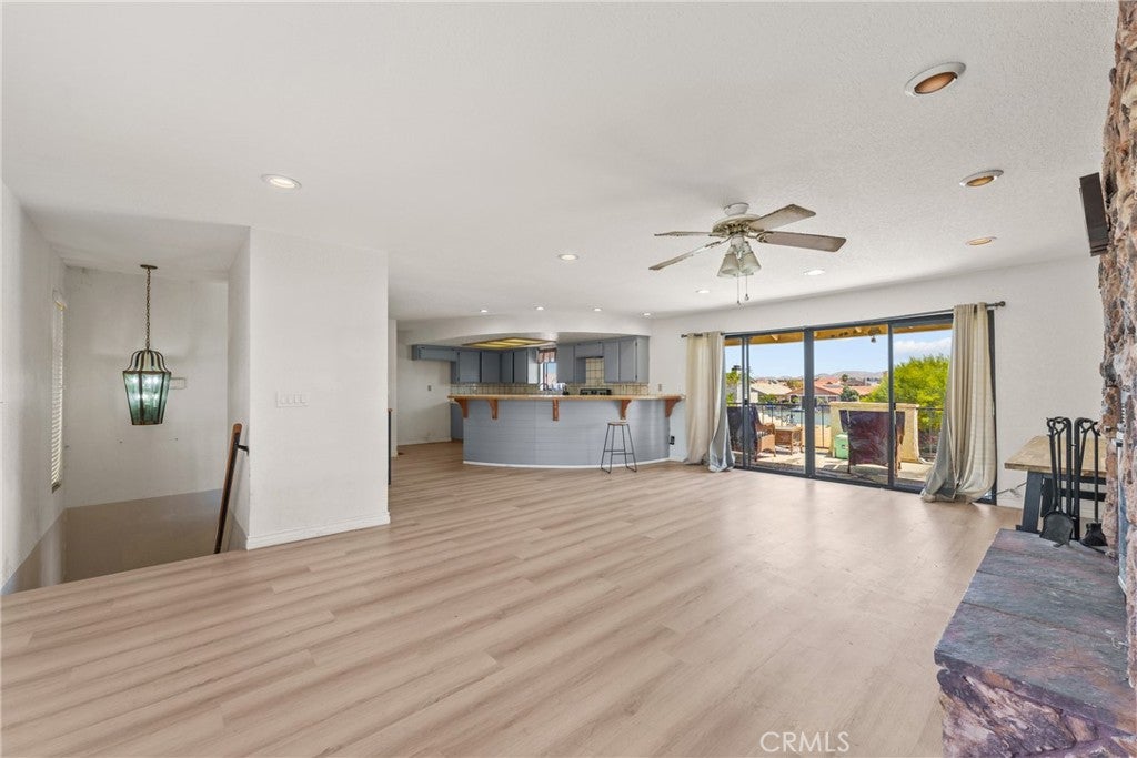 13640 Spring Valley