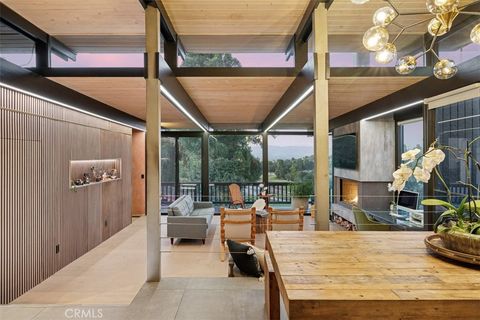 Photo of 21090 Rios Street, Woodland Hills, CA 91364 (MLS # SR26065053)