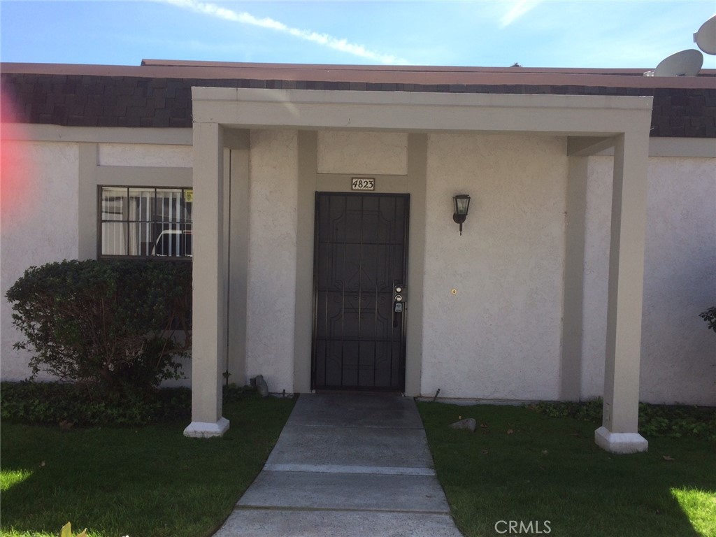 Single-level 3-bedroom, 2-bath condominium located in the Townhomes of Cypress community. This 1,296 sq ft home features a spacious living and dining area, an open kitchen with breakfast bar, indoor laundry room, and a private patio. The primary suite includes a dressing area, walk-in shower, and separate toilet room. Additional features include central air and heat and a detached two-car garage. The property is being sold in as-is condition. Located within the Cypress School District with access to highly rated schools. Close to shopping, dining, parks, and other local amenities.