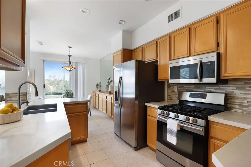 Laguna Niguel, California 92677, United States, 2 Bedrooms Bedrooms, ,3 BathroomsBathrooms,Residential,Active,231148