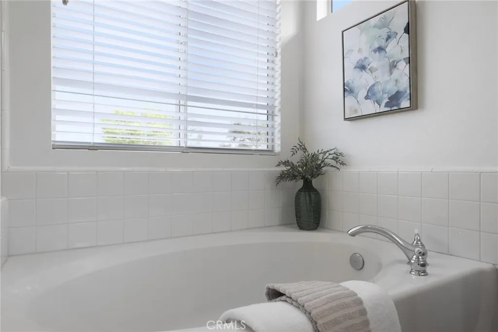 Laguna Niguel, California 92677, United States, 2 Bedrooms Bedrooms, ,3 BathroomsBathrooms,Residential,Active,231148