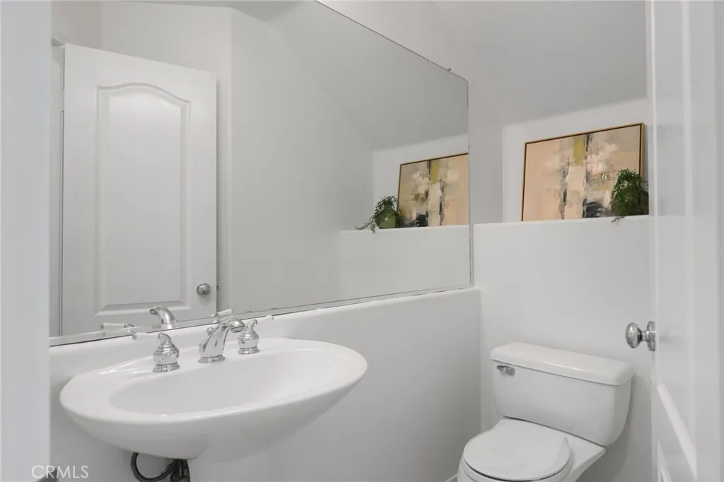 Laguna Niguel, California 92677, United States, 2 Bedrooms Bedrooms, ,3 BathroomsBathrooms,Residential,Active,231148