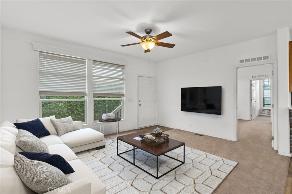 3595 Santa Fe Avenue 90