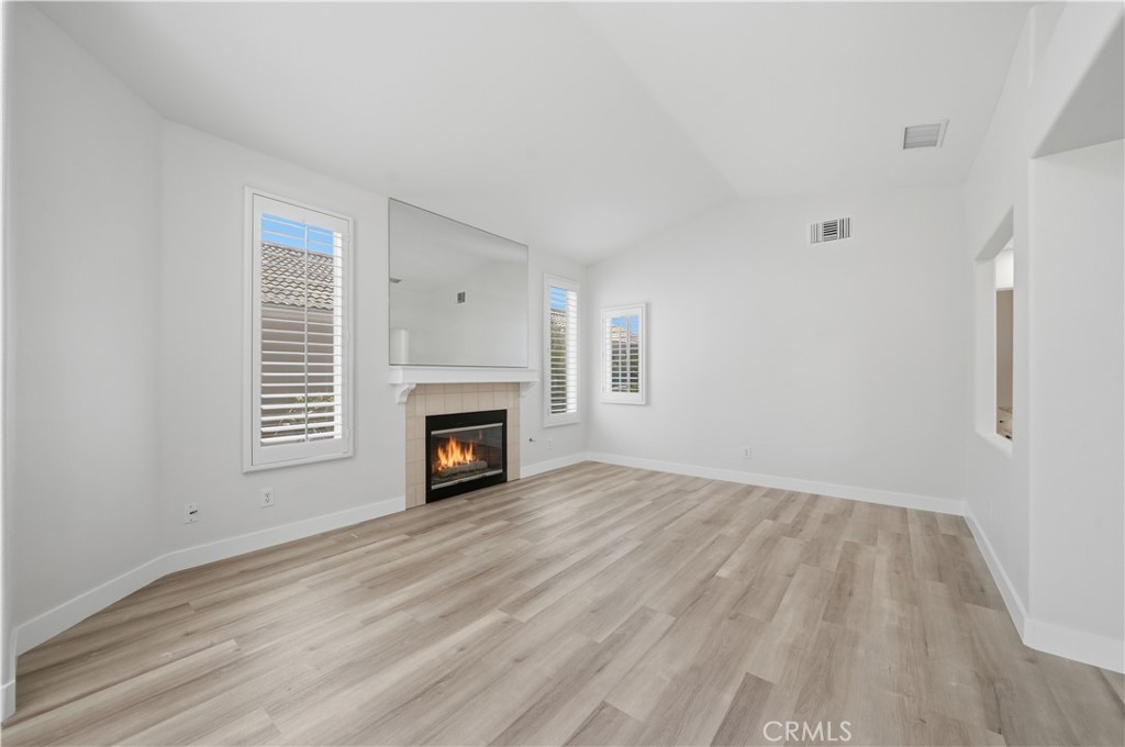 40502 Via Amapola
