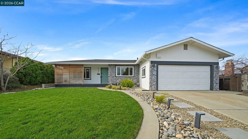 Photo of 4320 4320 Hillview Dr Dr, Pittsburg, CA 94565 (MLS # 41123458)
