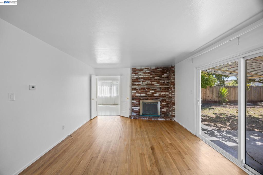 316 E CANTERBURY DR.