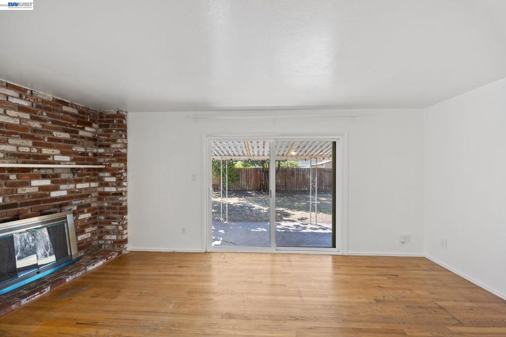 316 E CANTERBURY DR.