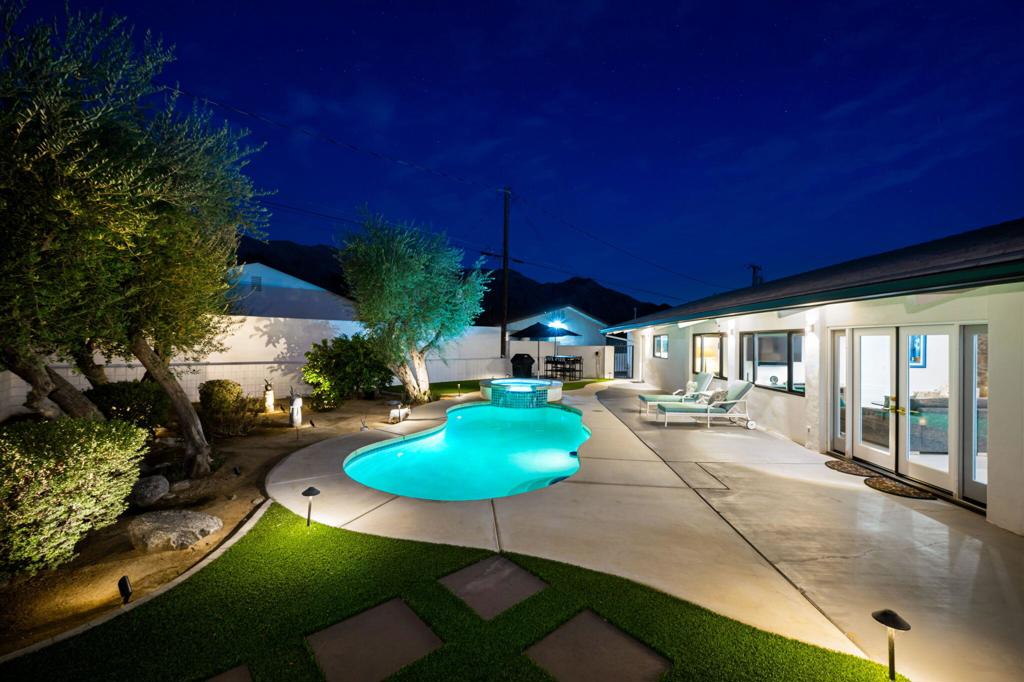 53025 Avenida Vallejo