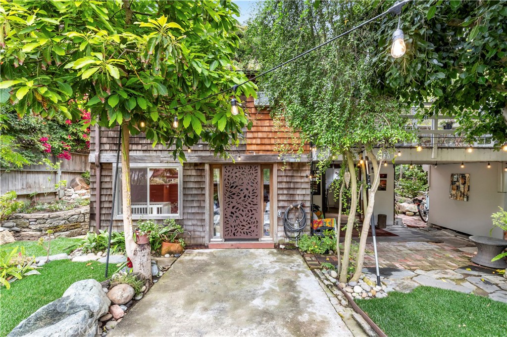 1553 Arroyo Drive