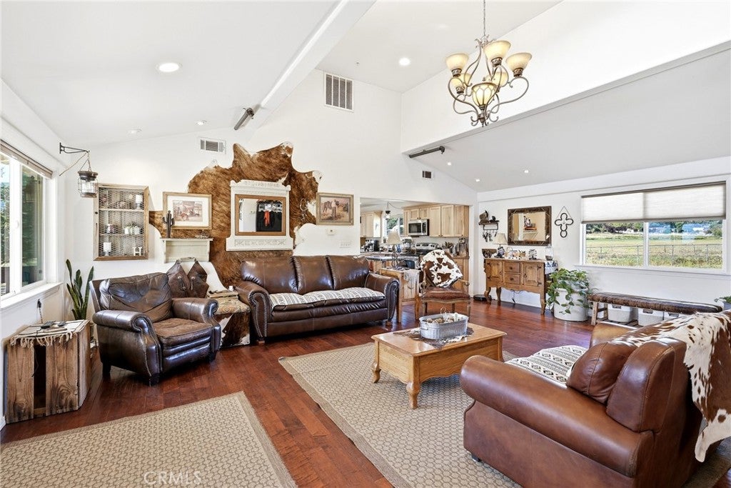 8646 Elizabeth Lake Road