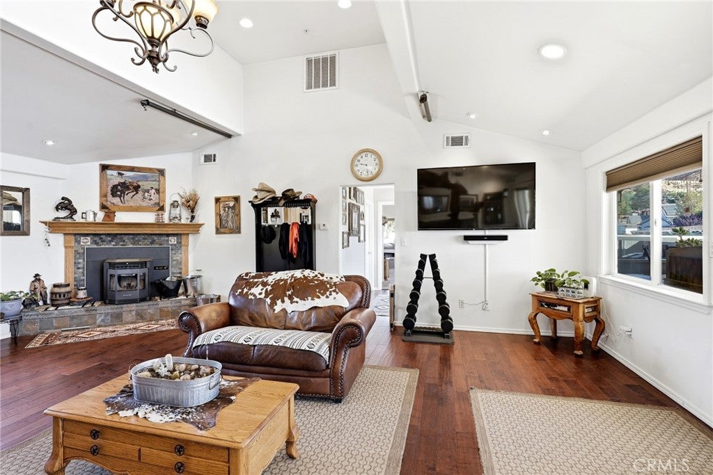 8646 Elizabeth Lake Road