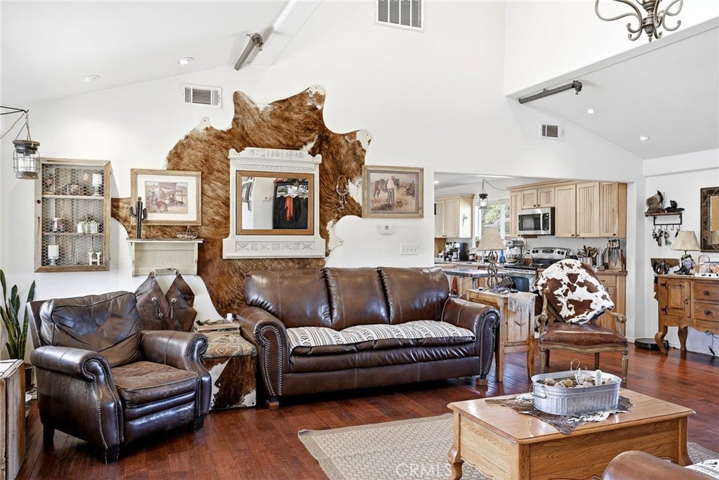 8646 Elizabeth Lake Road