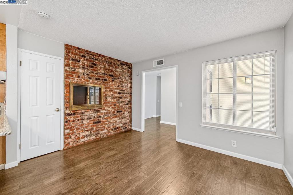 SUMMERSET - Residential