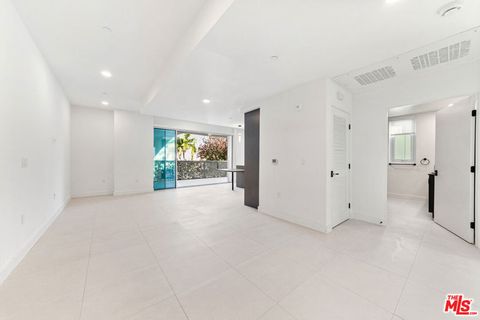 Photo of 1257 N Sweetzer Avenue #204, West Hollywood, CA 90069 (MLS # 26679233)