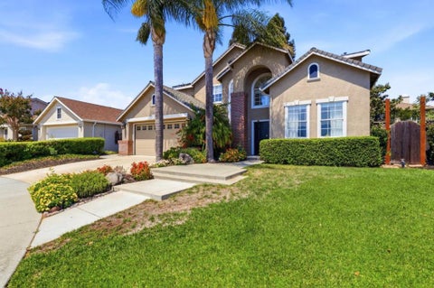 Photo of 1301 Peregrine Drive, Gilroy, CA 95020 (MLS # ML82057262)