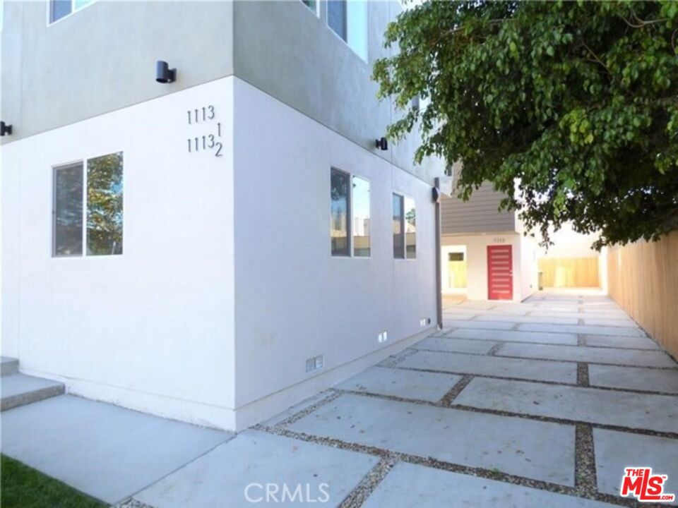 1113 Carmona Avenue