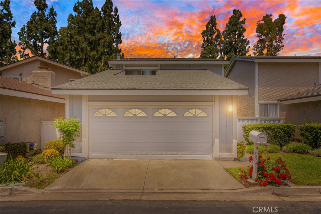 909 S Lake Summit Drive