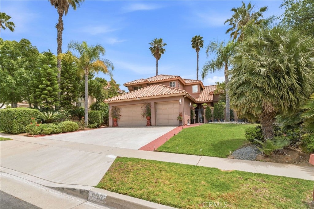 933 La Salle Circle