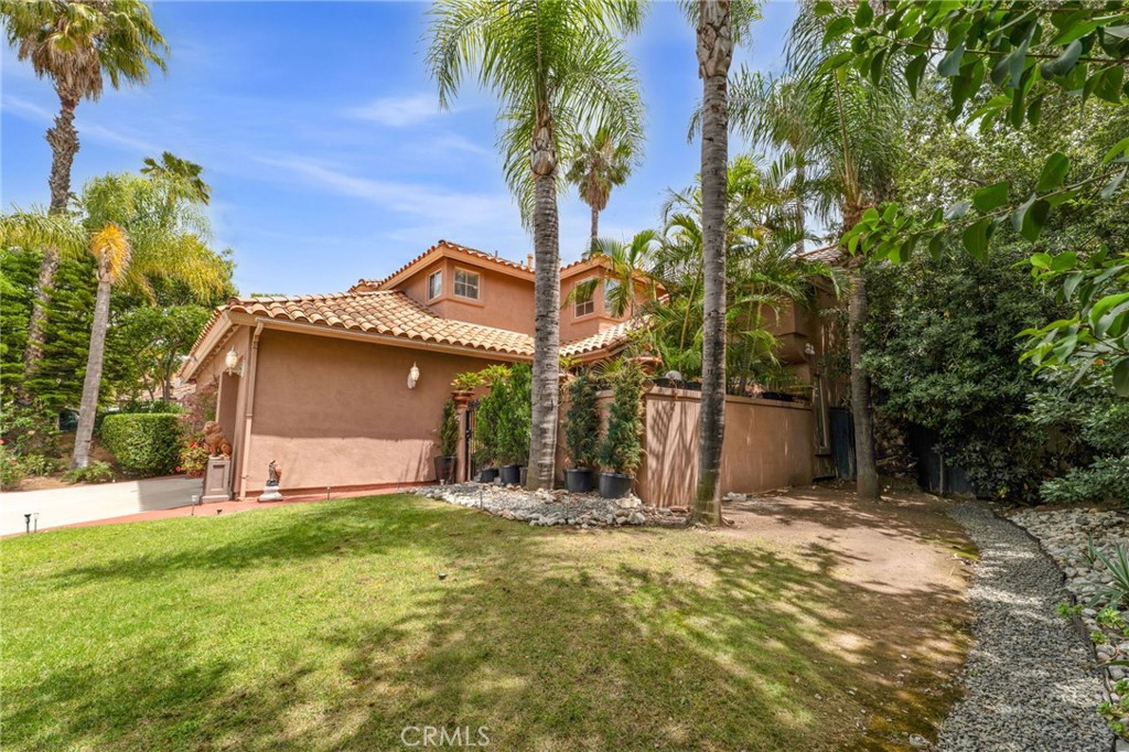 933 La Salle Circle