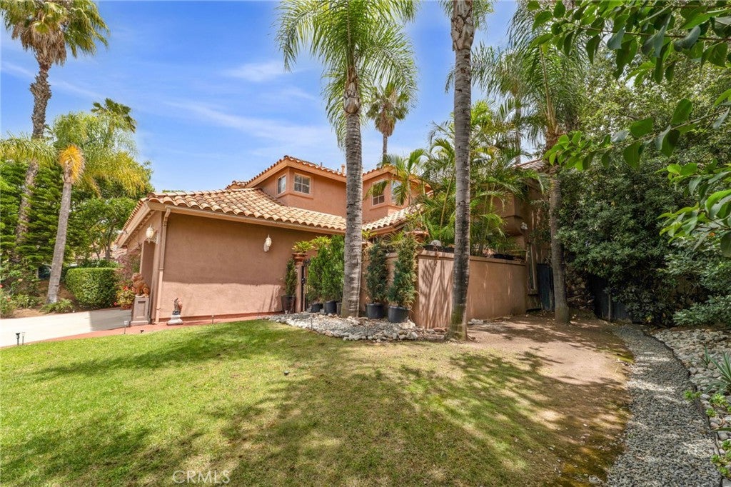 933 La Salle Circle