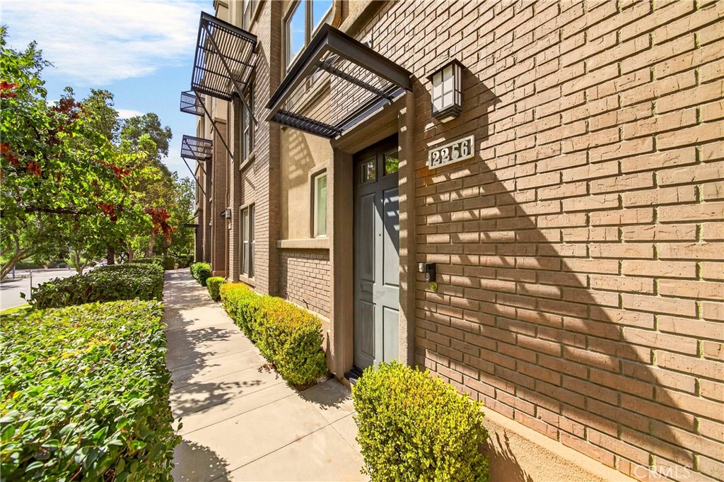 2256 Clark