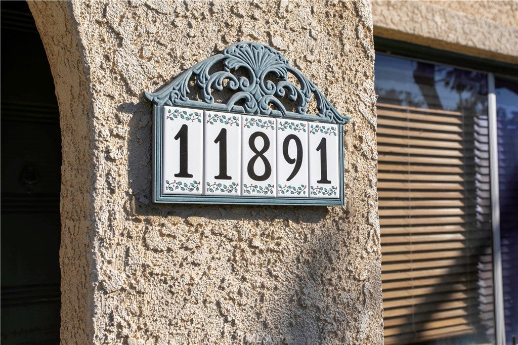 11891 Centralia
