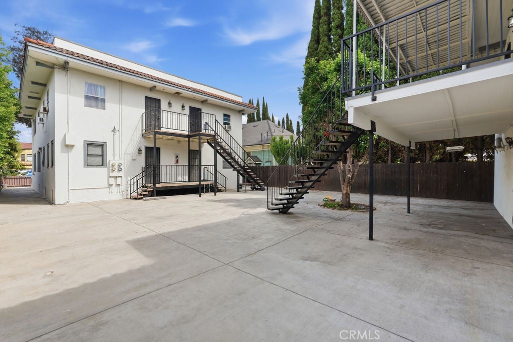 943 Chestnut Avenue