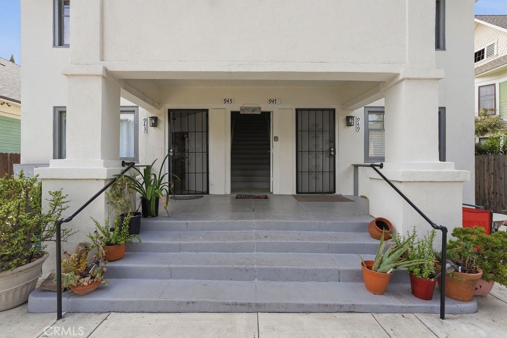 943 Chestnut Avenue