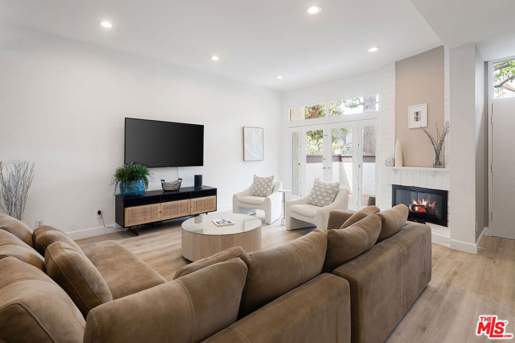 17165 Palisades Circle