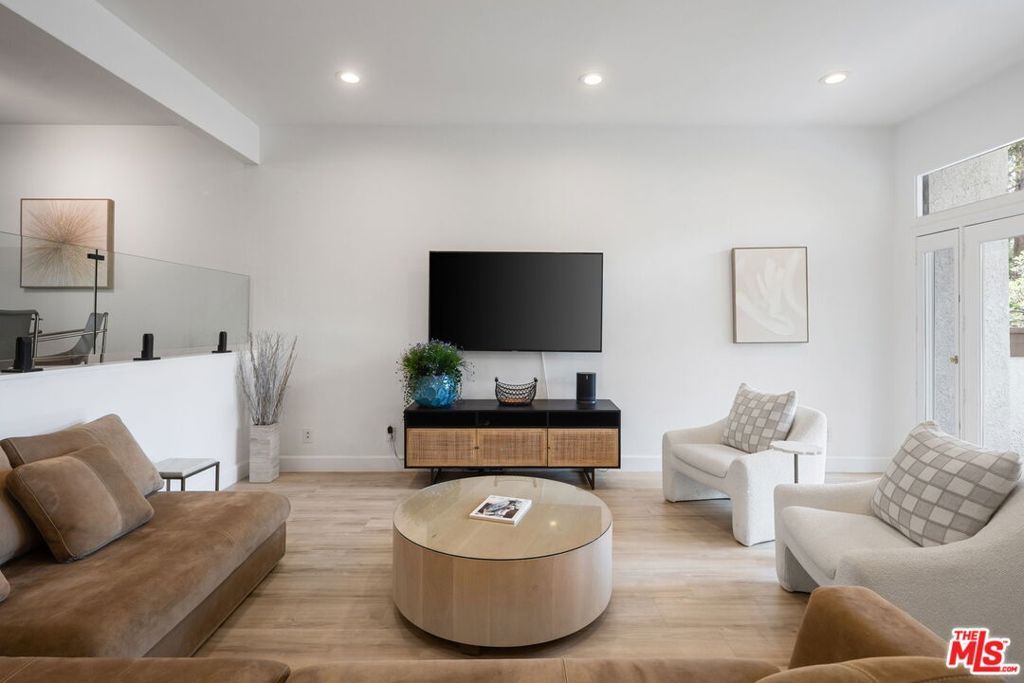 Photo of 17165 Palisades Circle, Pacific Palisades, CA 90272 (MLS # 26750369)