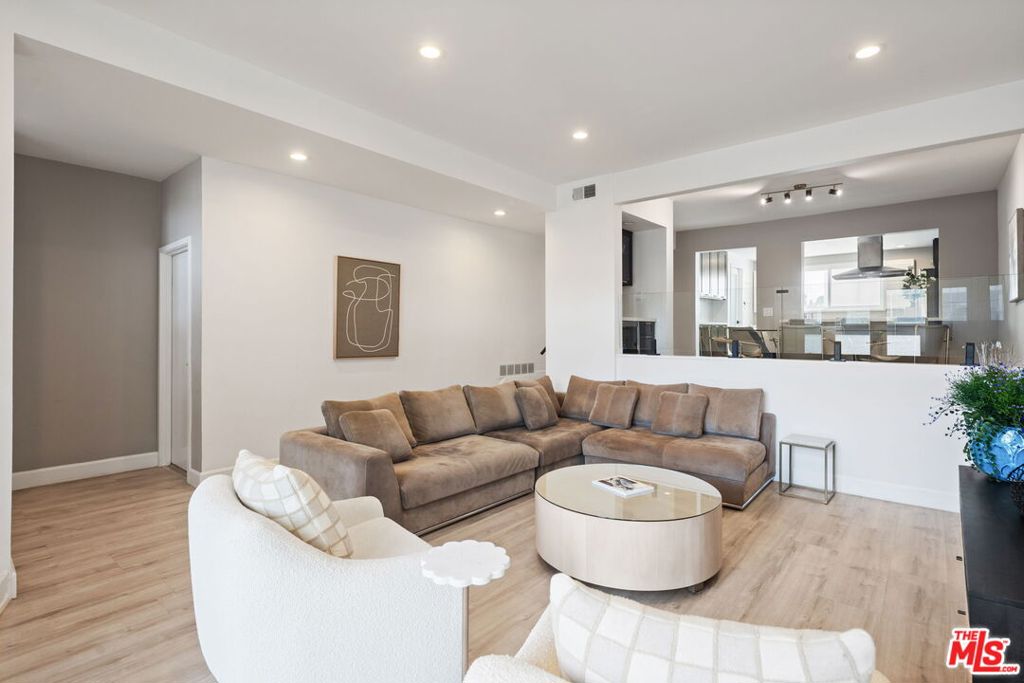 17165 Palisades Circle