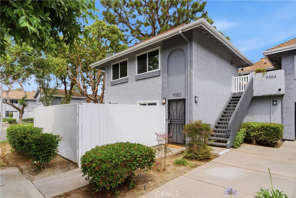 9582 Pettswood