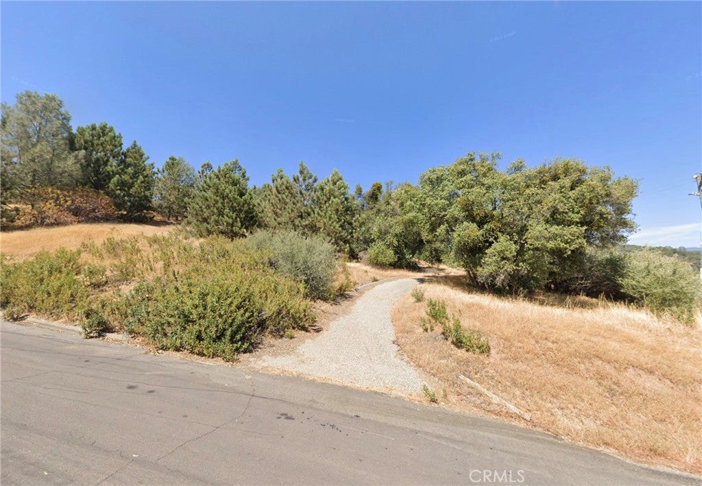 45330 Valley Oak Drive
