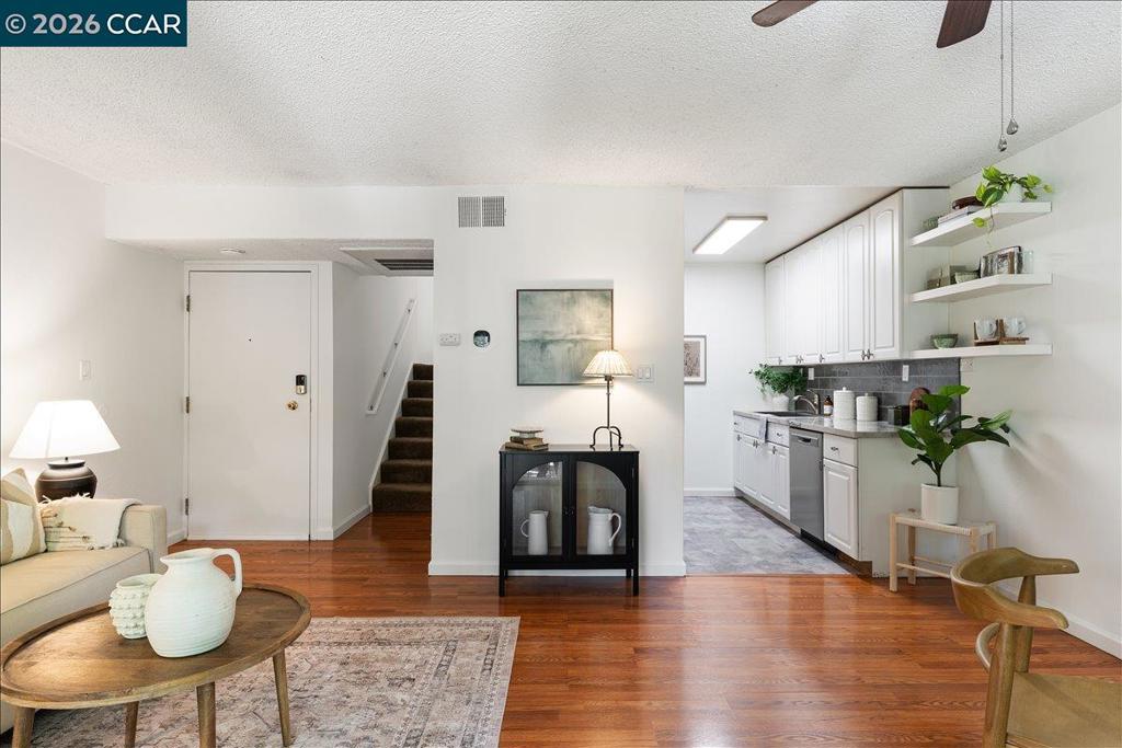 2716 Oak Road 95
