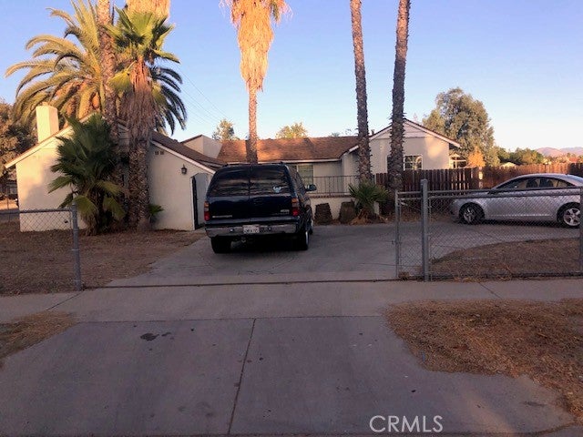 296 PALM AVE