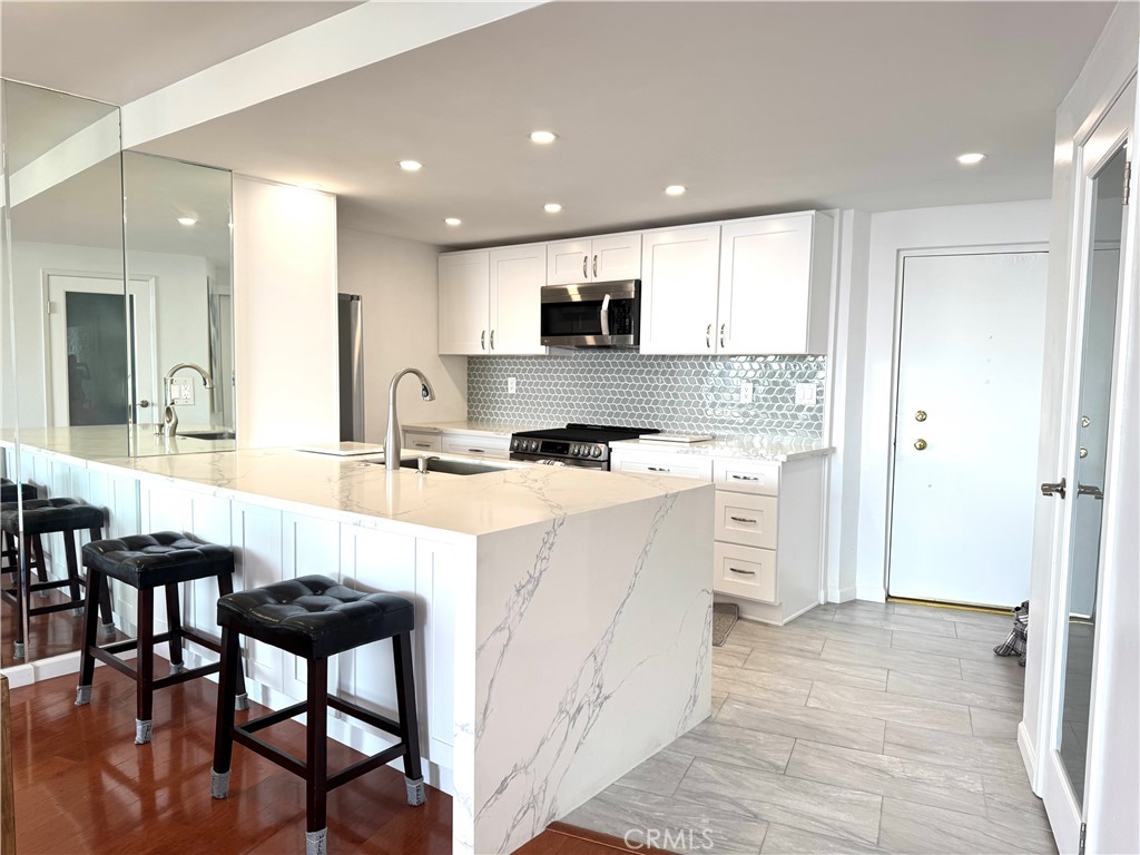 700 E Ocean Boulevard 2801